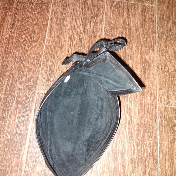 Real Leather Biker Skull Cap - Picture 4 of 8